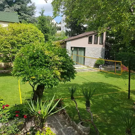 Отель Guest Flirt *